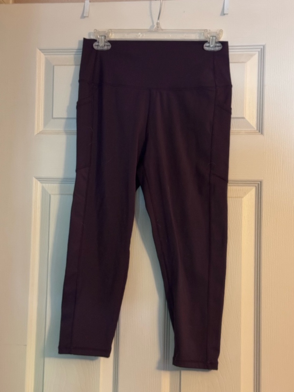 ZYIA Plum Pocket Light n Tight Hi-Rise Capri 20”